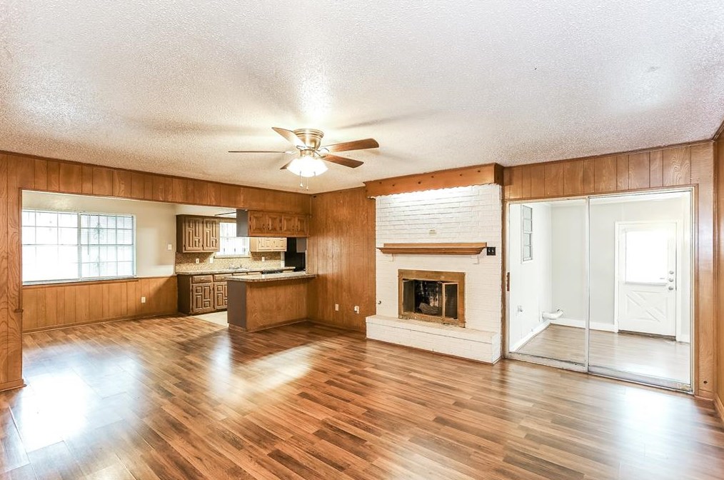 302 Polk St, Desoto TX  75115-7538 exterior