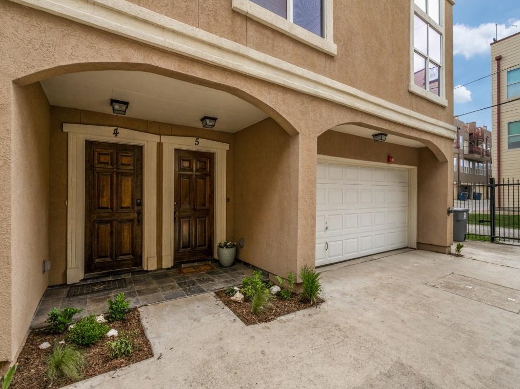 5609 Lindell Ave, Dallas TX  75206-8097 exterior