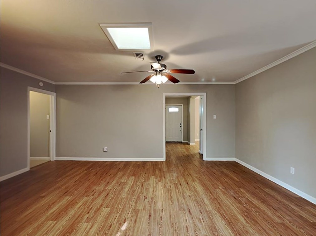 1818 Esquire Pl, Grand Prairie TX  75050-6314 exterior
