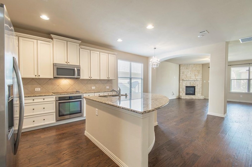 8008 Choctaw Ln, Mckinney TX  75070-7035 exterior