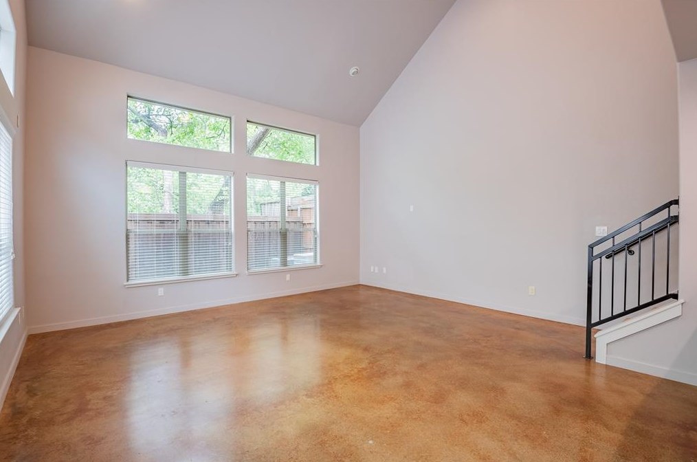 2530 Wedglea Dr, Dallas TX  75211-2036 exterior