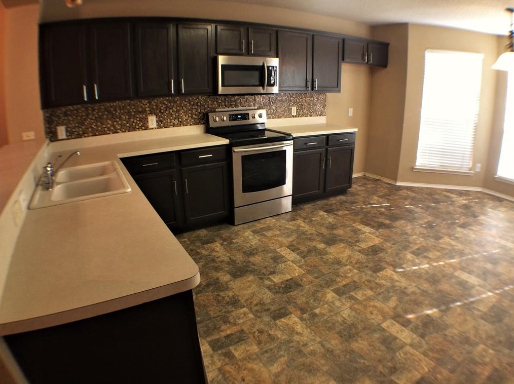 2808 Glenhaven Dr, Mckinney TX  75071-3141 exterior