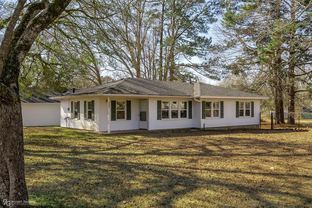 841 College St, Doyline, LA 71023 - MLS 14750954 - Coldwell Banker