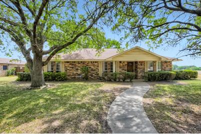 440  Cambridge Drive, DeSoto, TX 75115 - Photo 1