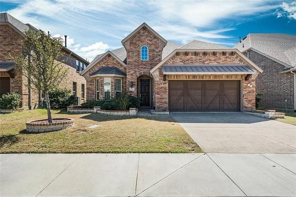 2704 Cole Castle Dr, Lewisville, TX 75056 MLS 20127669 Coldwell Banker