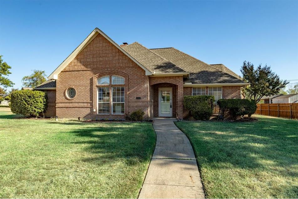 10192 Fieldcrest Dr, Benbrook, TX 76126 MLS 20190060 Coldwell Banker