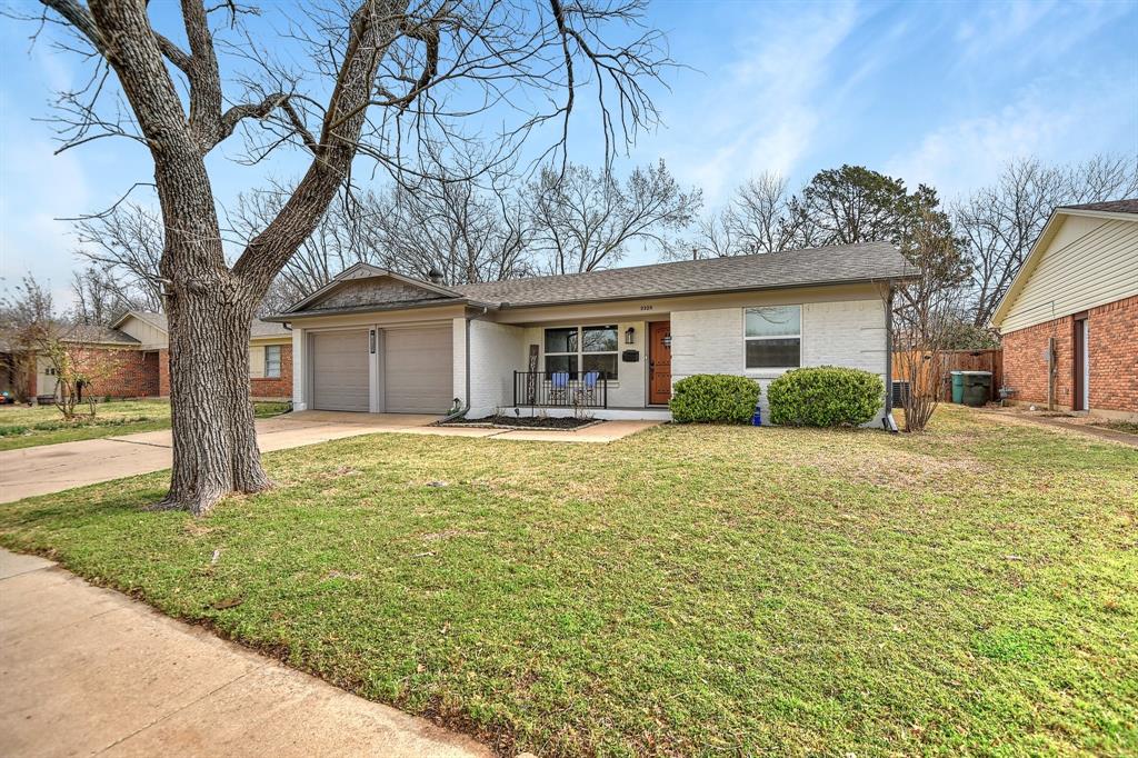 2325 N Lockhart St, Sherman, TX 75092 - MLS 20272071 - Coldwell Banker