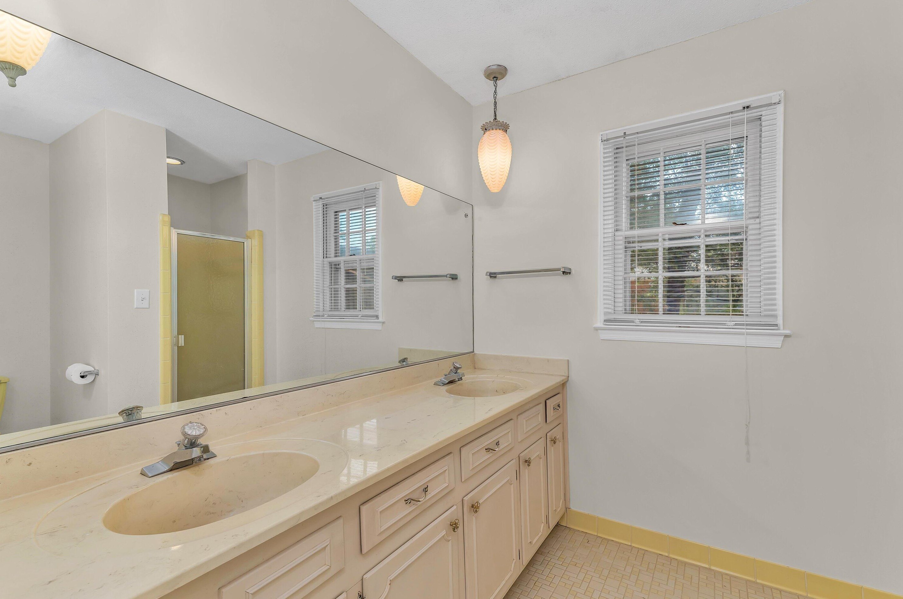 1319 Martinique Dr, Augusta GA 30909-2620 exterior