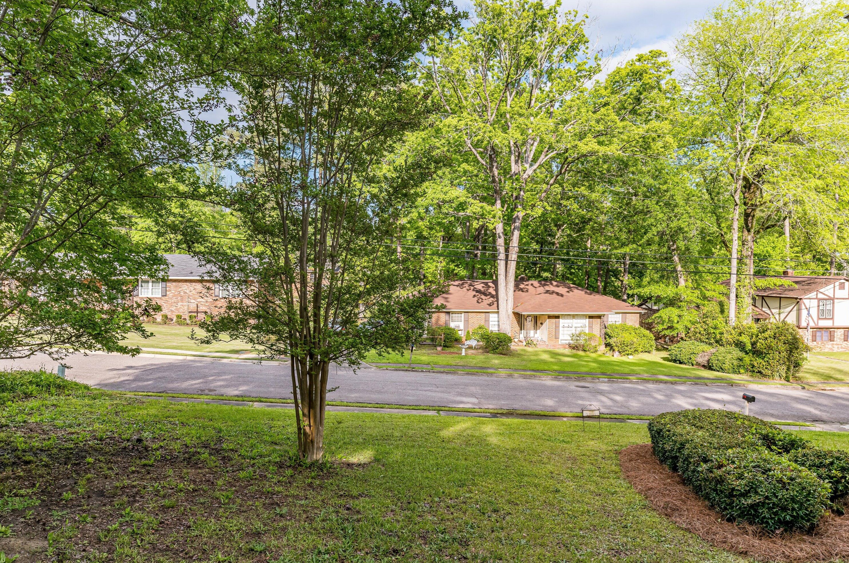 1319 Martinique Dr, Augusta GA 30909-2620 exterior