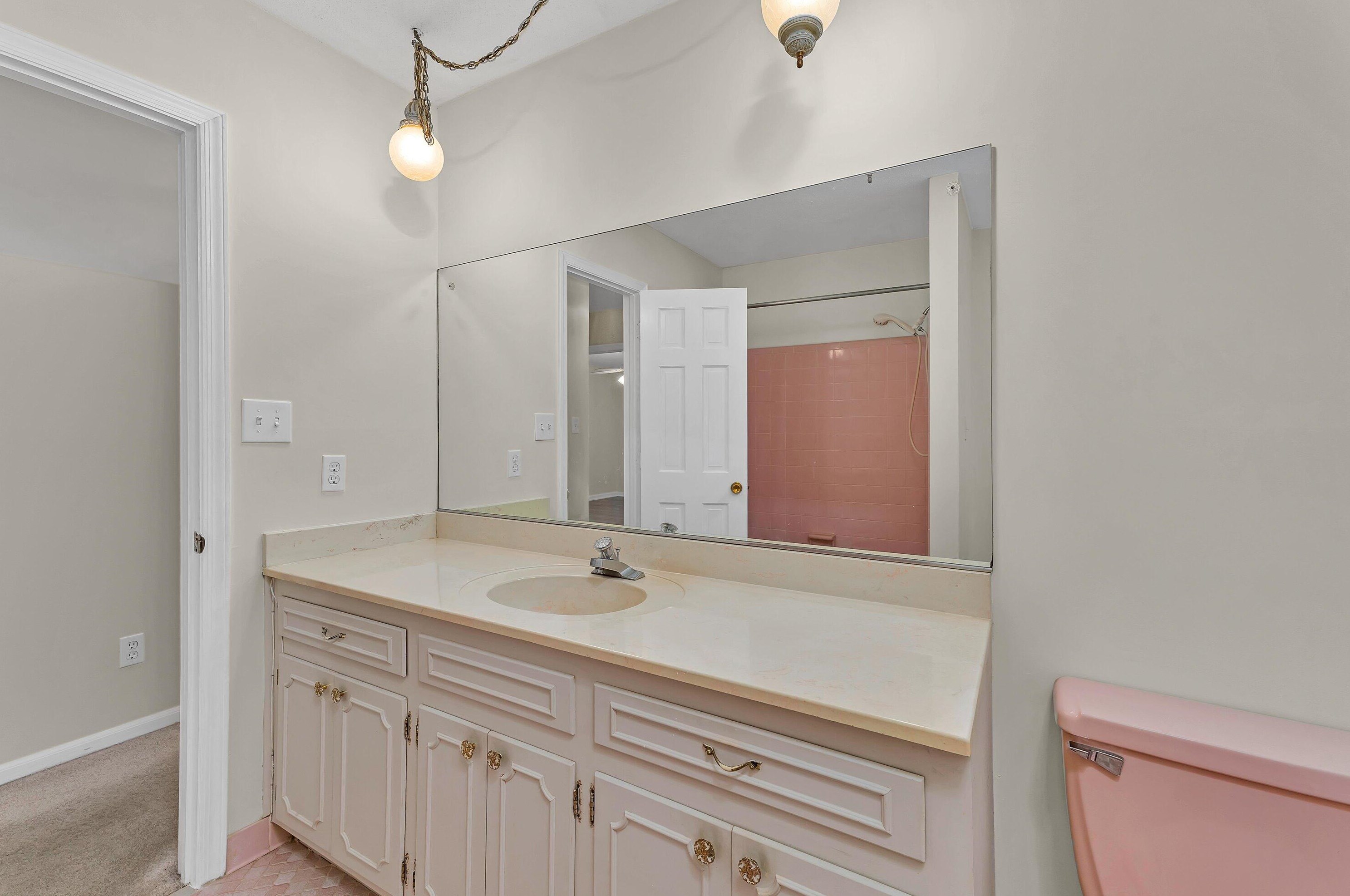 1319 Martinique Dr, Augusta GA 30909-2620 exterior