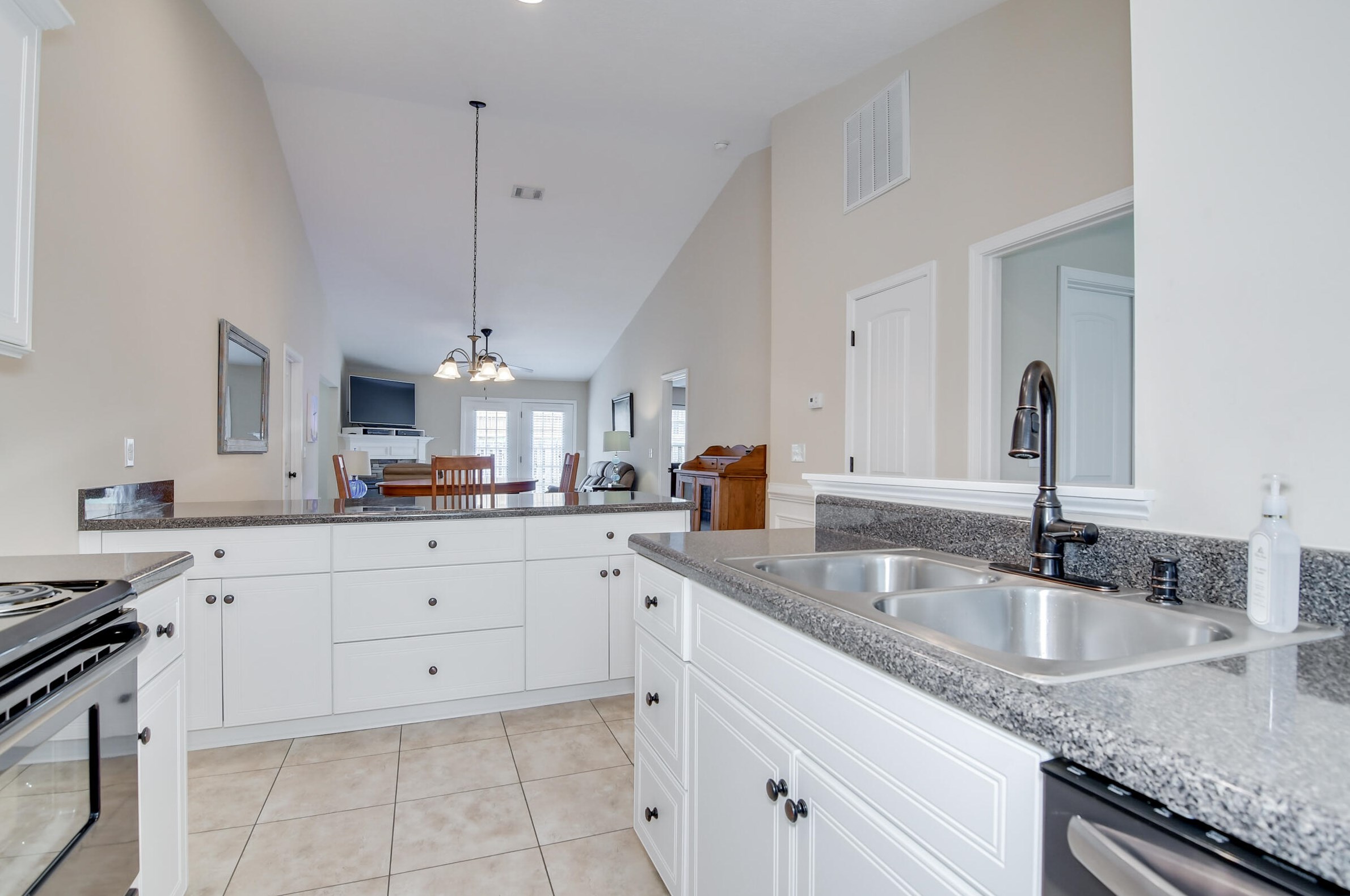 413 York Ln, Augusta GA 30909-6089 exterior