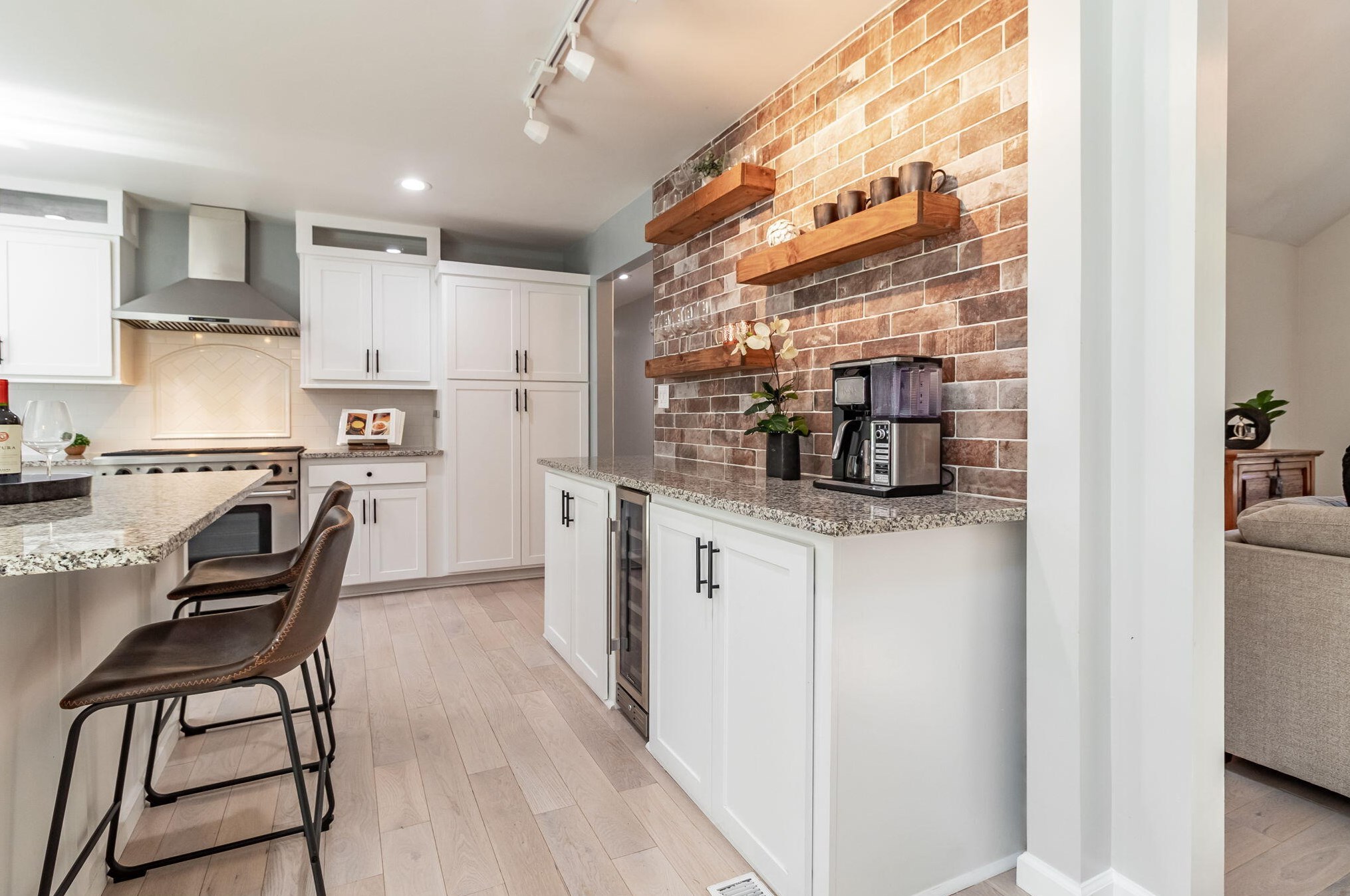 3016 Walton Way, Augusta GA 30909 exterior