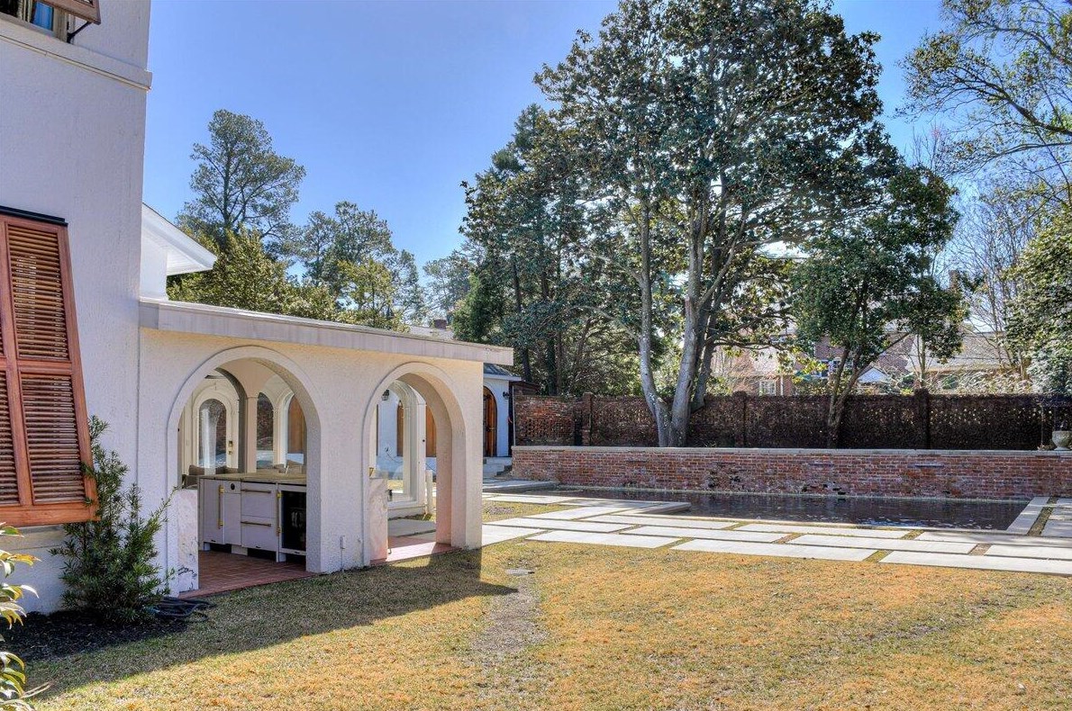 2818 Walton Way, Augusta GA 30909-5214 exterior