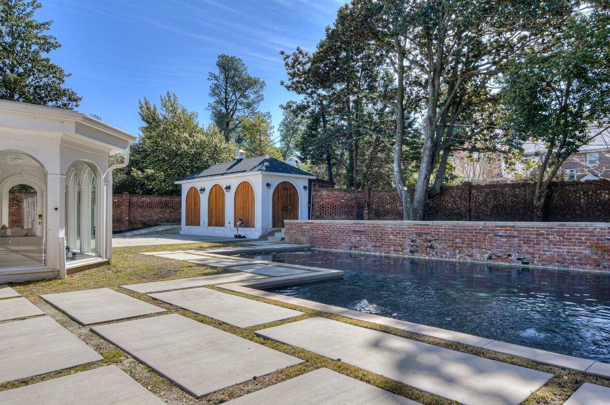 2818 Walton Way, Augusta GA 30909-5214 exterior