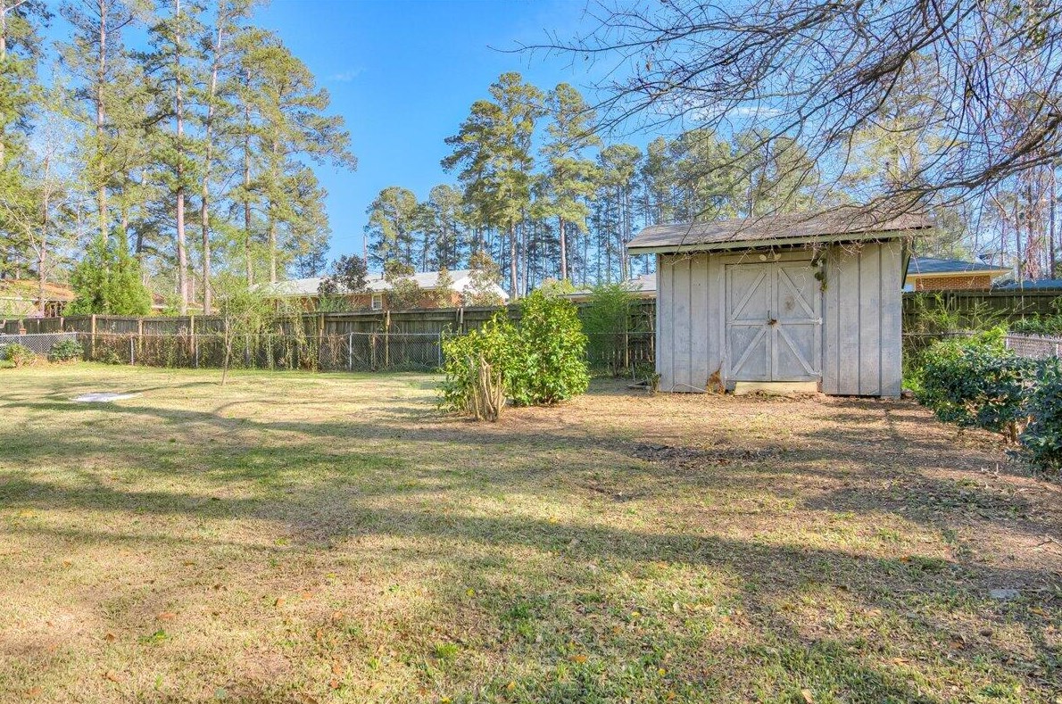 2906 Stratford Dr, Augusta GA 30909-3528 exterior