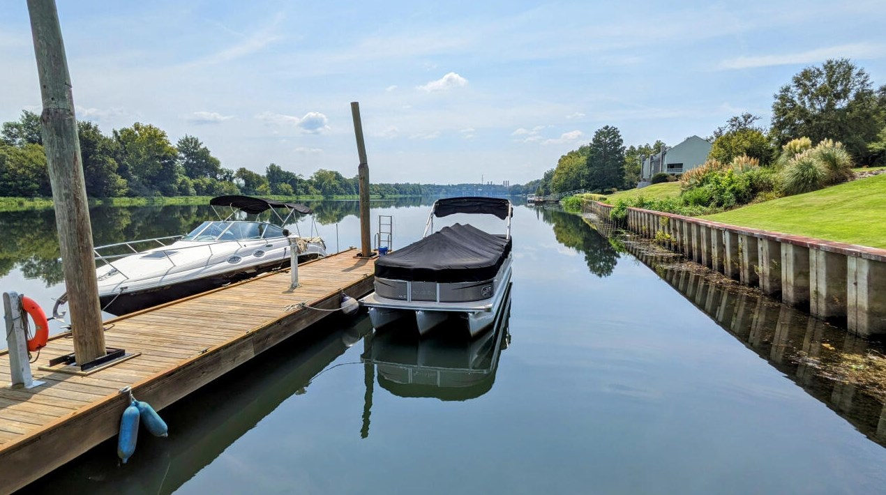 826 Riverfront Dr, Augusta GA 30901-1948 exterior