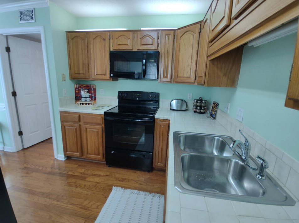 826 Riverfront Dr, Augusta GA 30901-1948 exterior