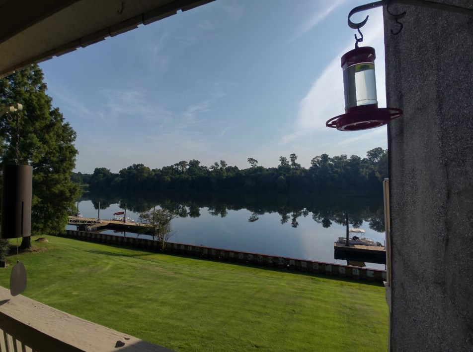 826 Riverfront Dr, Augusta GA 30901-1948 exterior