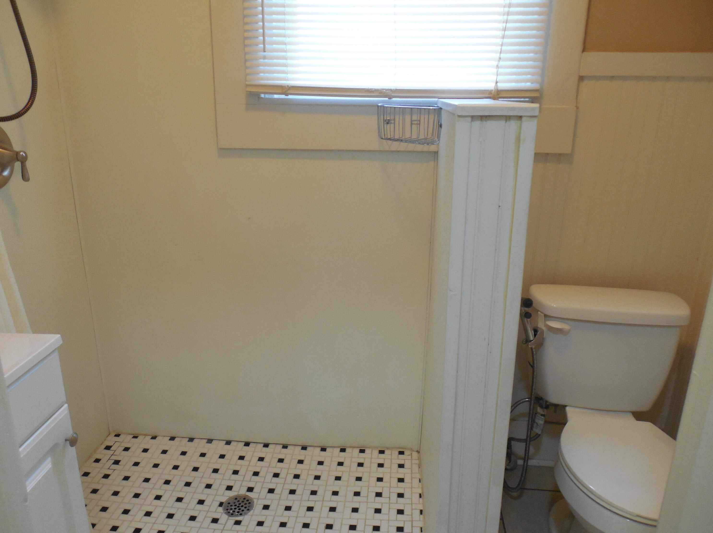 2407 Wrightsboro Rd, Augusta GA 30904-6201 exterior