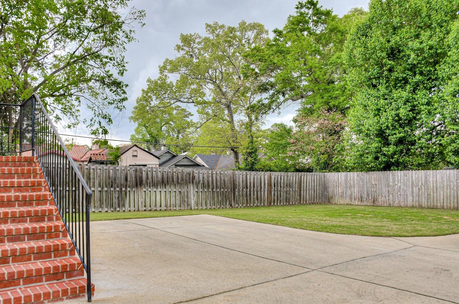 1104 Heard Ave, Augusta GA  30904-4134 exterior