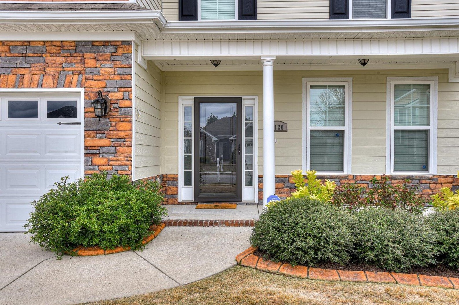1120 Rosland Cir, Augusta GA  30909-9845 exterior