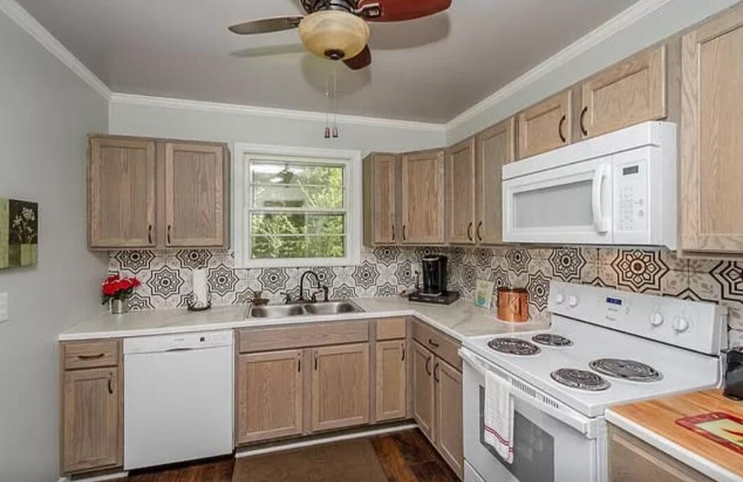 1127 Magnolia Dr, Augusta GA 30904-5926 exterior