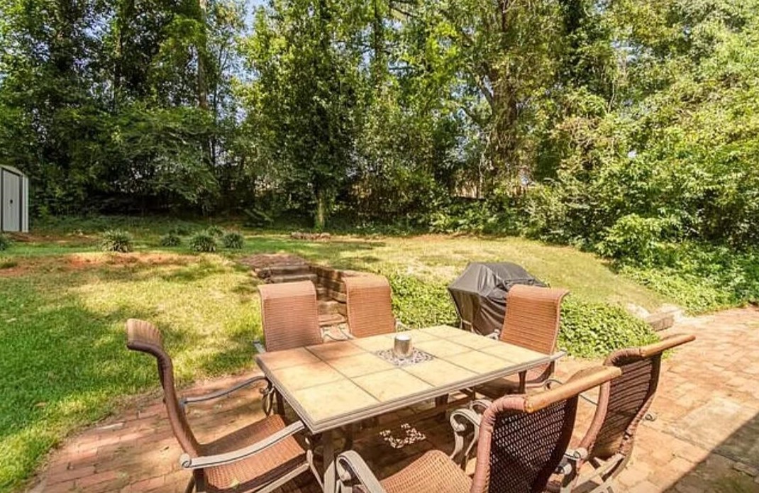 1127 Magnolia Dr, Augusta GA 30904-5926 exterior