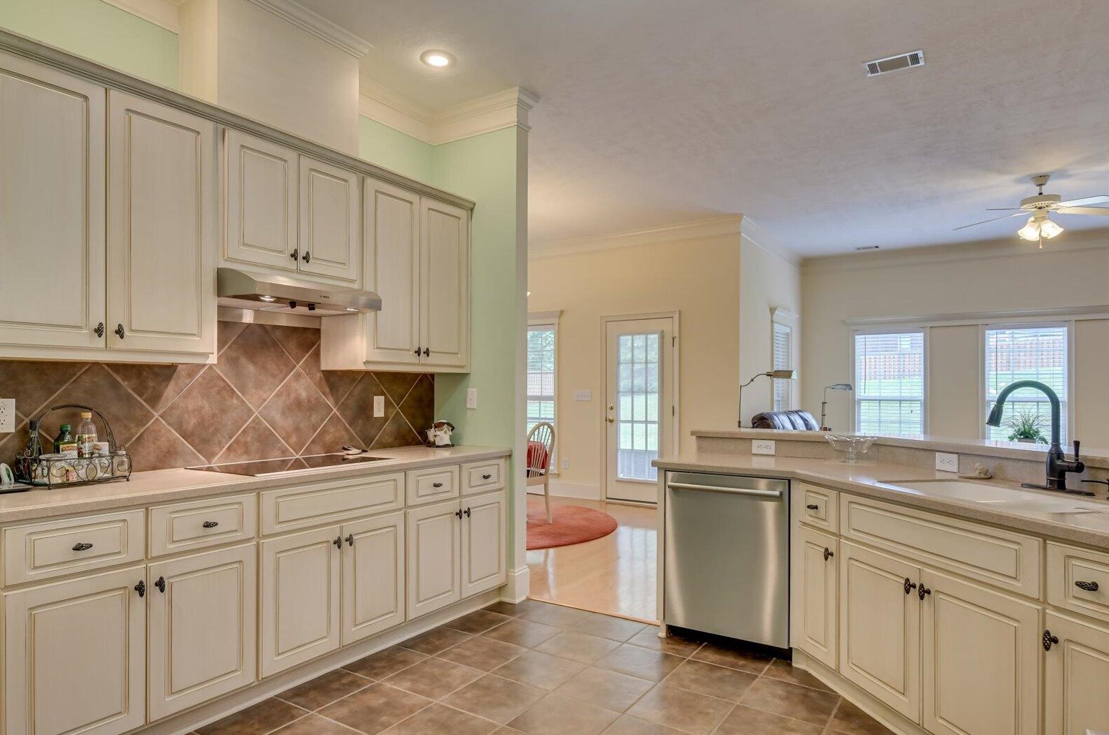 979 Woody Hl Cir, Evans GA 30809-6715 exterior