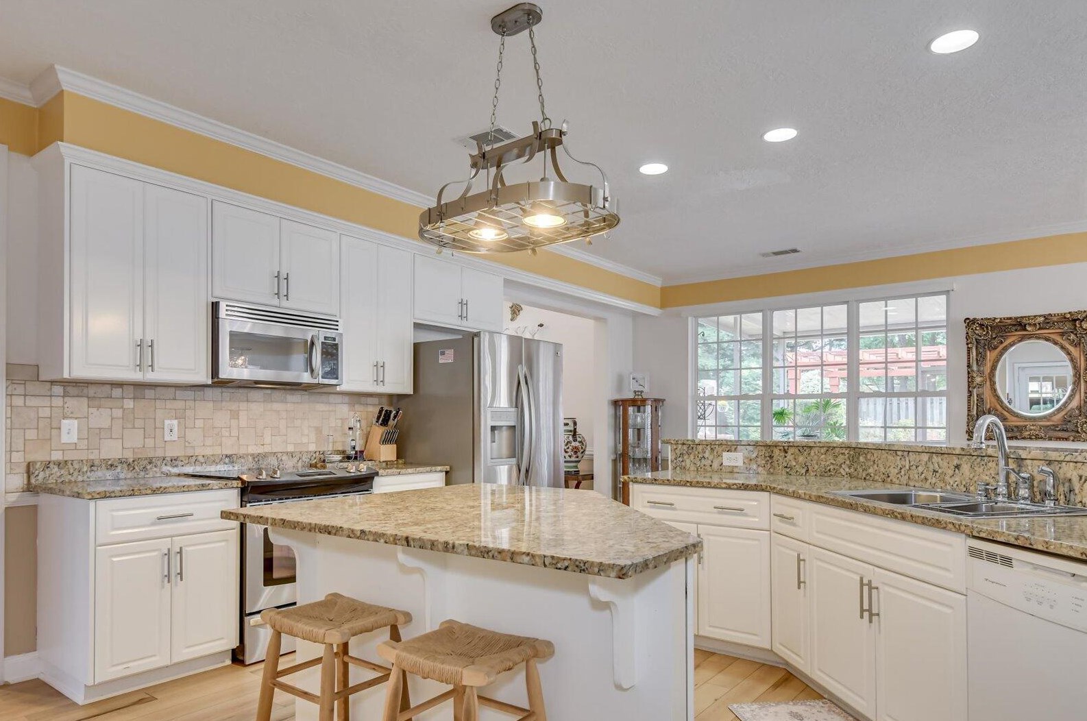 989 Windmill Pkwy, Evans GA  30809-6666 exterior