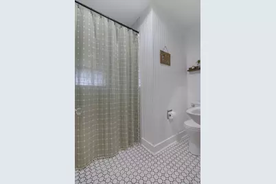 414 W Jefferson St, Kerrville, TX 78028 - Photo 13