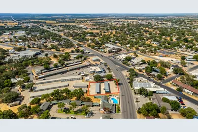 405 S Washington St, Fredericksburg, TX 78624 - Photo 5