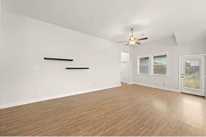 303 Winston Dr, Fredericksburg, TX 78624 - Photo 7