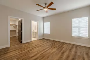 404 W Nimitz St, Fredericksburg, TX 78624 - Photo 5