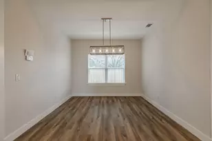 404 W Nimitz St, Fredericksburg, TX 78624 - Photo 3