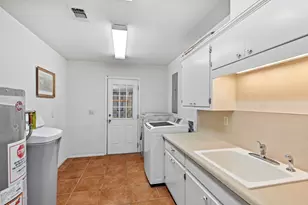 505 Waldrip St, Fredericksburg, TX 78624 - Photo 25