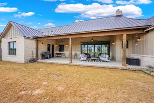 1402 Country Side Bend, Fredericksburg, TX 78624 - Photo 29