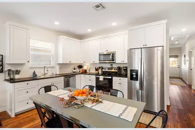 924 Apple St, Fredericksburg, TX 78624 - Photo 9