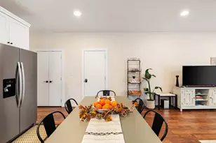 924 S Apple St, Fredericksburg, TX 78624 - Photo 17