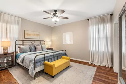 924 S Apple St, Fredericksburg, TX 78624 - Photo 9