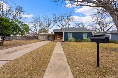 314 W Hackberry St, Fredericksburg, TX 78624 - Photo 5