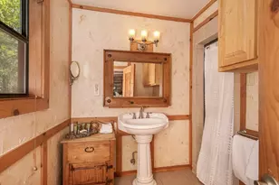 511 W Austin St, Fredericksburg, TX 78624 - Photo 29