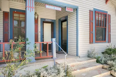 511 W Austin St, Fredericksburg, TX 78624 - Photo 7