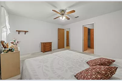 707 Bell St, Fredericksburg, TX 78624 - Photo 9