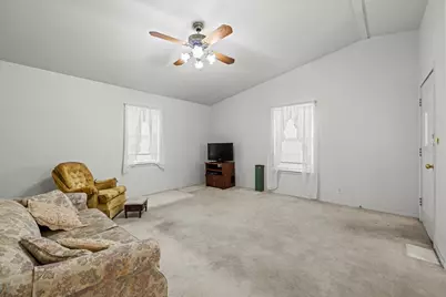 707 Bell St, Fredericksburg, TX 78624 - Photo 3