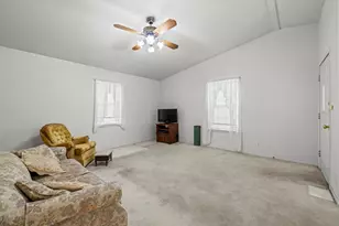 707 Bell St, Fredericksburg, TX 78624 - Photo 3