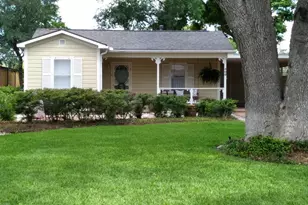 406 N Adams St, Fredericksburg, TX 78624 - Photo 3