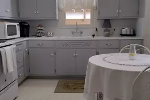 406 N Adams St, Fredericksburg, TX 78624 - Photo 7