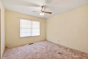 113 W Nimitz St, Fredericksburg, TX 78624 - Photo 9