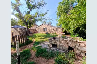 609 Live Oak St, Fredericksburg, TX 78624 - Photo 11
