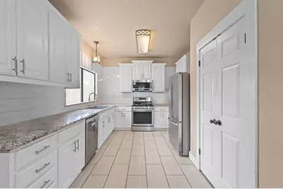 312 Lytle St, Kerrville, TX 78028 - Photo 3